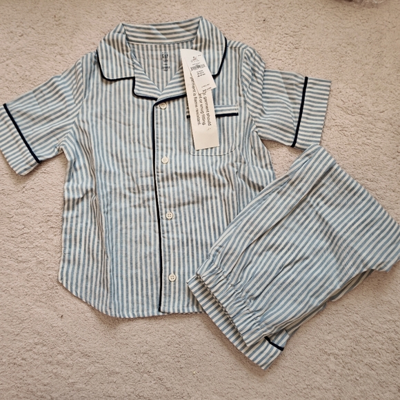2/25 Gap Kids Pinstripe PJ Set - Picture 7 of 8